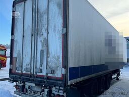 Schmitz Cargobull box semi-trailer with refrigeration/freezer unit