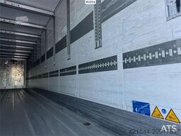 Schmitz Cargobull box semi-trailer with refrigeration/freezer unit