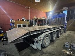 Scania R580 snow-prepared tridem hook loader with Joab ho