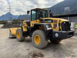 Komatsu WA320-5
