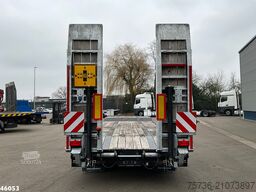 Schwarzmüller 3-assige aanhangwagen met oprijrampen