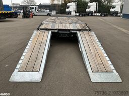 Schwarzmüller 3-assige aanhangwagen met oprijrampen