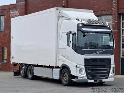 Volvo FH 13.540 Globetrotter 6x2 - Closed box with si...
