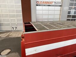 Leebur gesloten container met Laadklep 