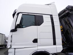 MAN TGX 18.510 4×2 tractor unit / Sleeper ca