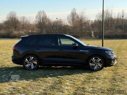 VOLKSWAGEN Touareg R-Line 4Motion