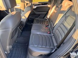 VOLKSWAGEN Touareg R-Line 4Motion