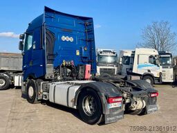 Renault T520 VF610A36XJD012105    RETARDER, 2X FUEL TAN...