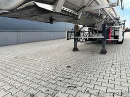 Magyar FOOD / 31.000L / 3-COMP / EMPTY WEIGHT: 7.160KG...