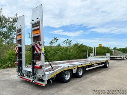Möslein T 3-8,20 P VB H1  3 Achs Tieflader mit gerader Ladefläche 8,10 m, Neufahrzeug
