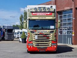 Scania R580 V8 Topline 6x2 - Box with sidedoors - Reta...