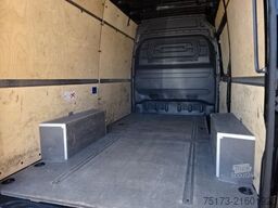 MERCEDES-BENZ Sprinter III Kasten 319 CDI RWD