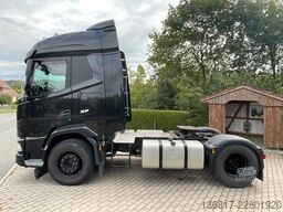 DAF XF 530 FT BL Retarder Standklima Corner View ACC