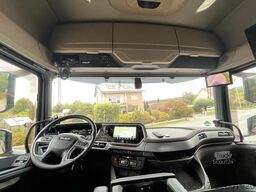 DAF XF 530 FT BL Retarder Standklima Corner View ACC