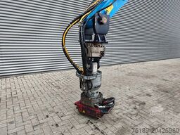 Fuchs MHL 350 S5 FQC Oil Quick Coupler