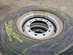 MICHELIN 275/80 R 22.5