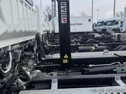 Fuso Canter 7C18 Abrollkipper - 61.990 Euro