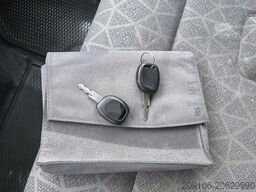 RENAULT Master III HD Pritsche+Doka