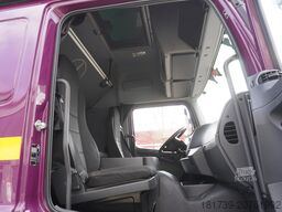 Mercedes-Benz Atego 1224 / New galvanized tow truck