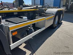 Volvo FMX 420 / 6x4 / Hookarm 20T / Steel Spring
