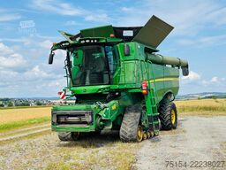 John Deere S690i