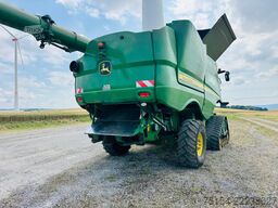 John Deere S690i