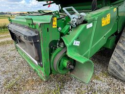 John Deere S690i
