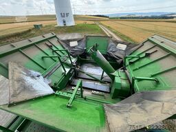 John Deere S690i