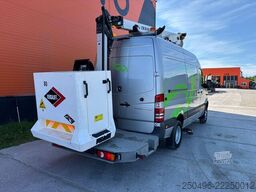 Mercedes-Benz Sprinter 519 CDI 4x4 Versalift ETM-38-145-F