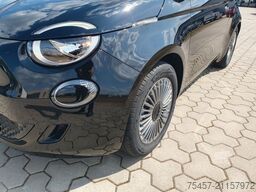 FIAT 500e - schwarz, klein, stark