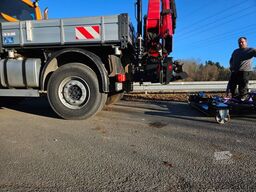 Unimog U435, absattelbarer Kran u. Arbeitskorb