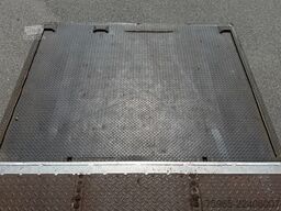 DAF CF 75.310 EURO 5 FT BURGERS BOX TAIL LIFT AIRCO