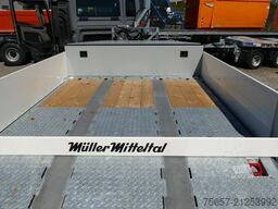 MÜLLER-MITTELTAL 3-achs mit Radmulden, 2 Ladehöhen, Klapprampen