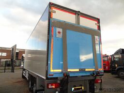 DAF CF 26.330 + CARRIER SUPRA + LOADLIFT