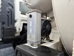 MAN 32.430 8x4 BB Betonmischer