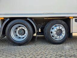 MERCEDES-BENZ Actros 2543 /Retarder/Ldbw/Konvekta/Lenkachse