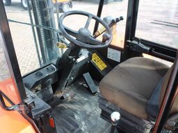 JCB 930