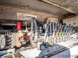 MAN TGS 32.360 BB+LIEBHERR 8m3+TAPIS THEAMS 12m