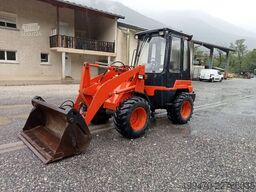 Kubota R520