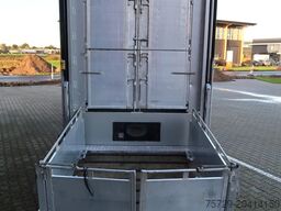 Volvo FH with a 7.30M cuppers box, 54.5 m². Nice Truc...