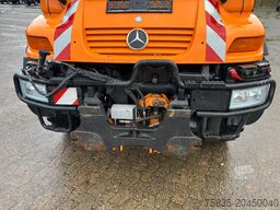 Mercedes-Benz Unimog U300