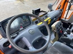 Mercedes-Benz Unimog U300