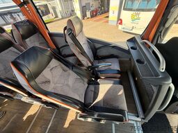 VOLVO 9700