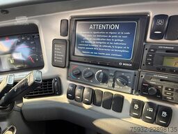 VOLVO 9700