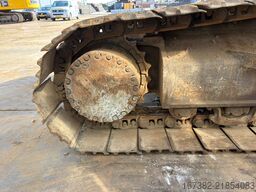 Komatsu PC240