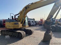 Komatsu PC 228 US-3 (binnendraaier / city krane)