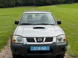 NISSAN King Cab