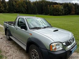 NISSAN King Cab