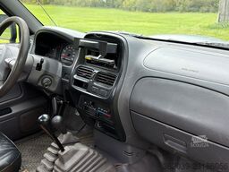 NISSAN King Cab