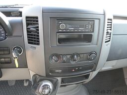 VW Crafter 4x2, Isoliert, seitliche Tür, Trennwand